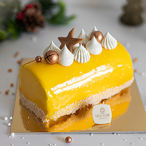 Yoghurt Mango Christmas Log